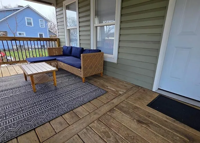 The Point - Spacious Family Vacation Near Downtown Columbus