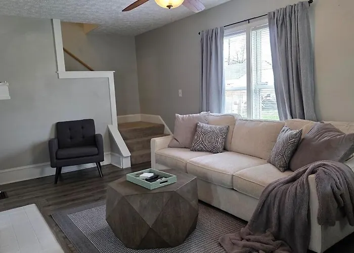 The Point - Spacious Family Vacation Near Downtown Columbus