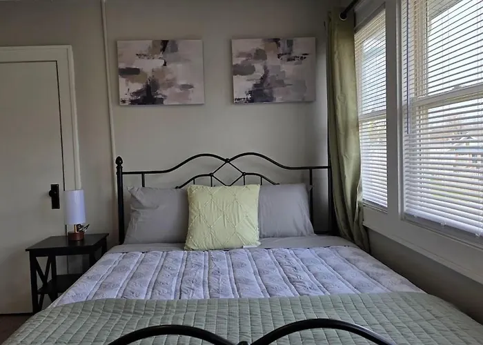 The Point - Spacious Family Vacation Near Downtown Сasa de vacaciones Columbus