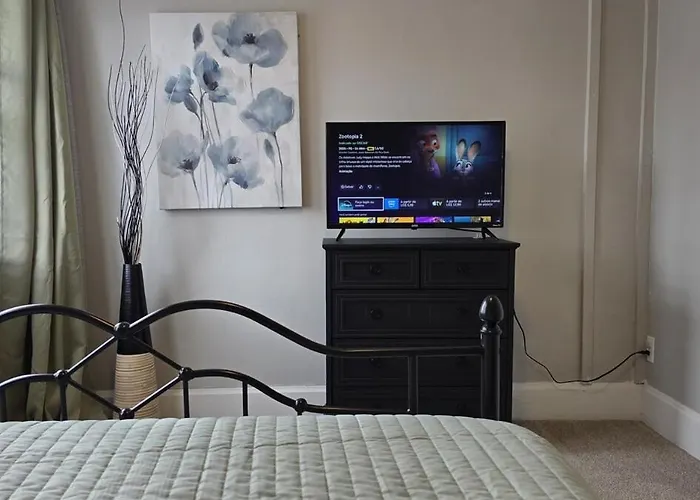 The Point - Spacious Family Vacation Near Downtown *