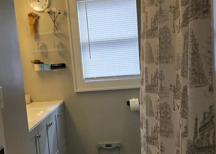 The Point - Spacious Family Vacation Near Downtown *