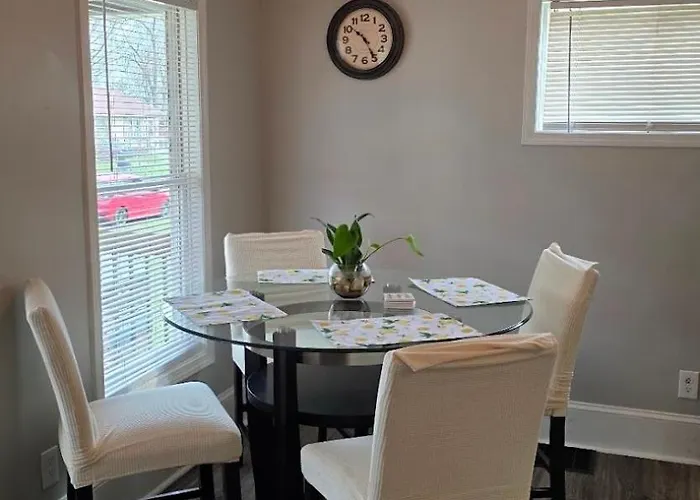 The Point - Spacious Family Vacation Near Downtown